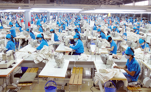 HCMC businesses must hang up operations if they do not have ‘3 on-site’