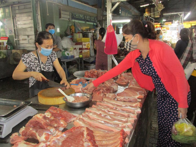 Traders are quarantined, the pig farming capital is worried