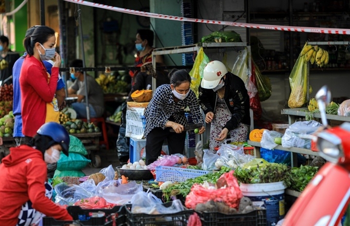 Ho Chi Minh City opens more than 1,000 points of sale of essential food at stable prices