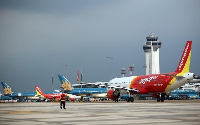 COVID-19 outbreak: Record low number of flights, unprecedentedly quiet aviation