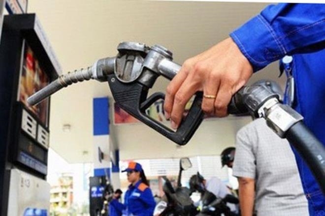 Gasoline and oil prices decrease simultaneously