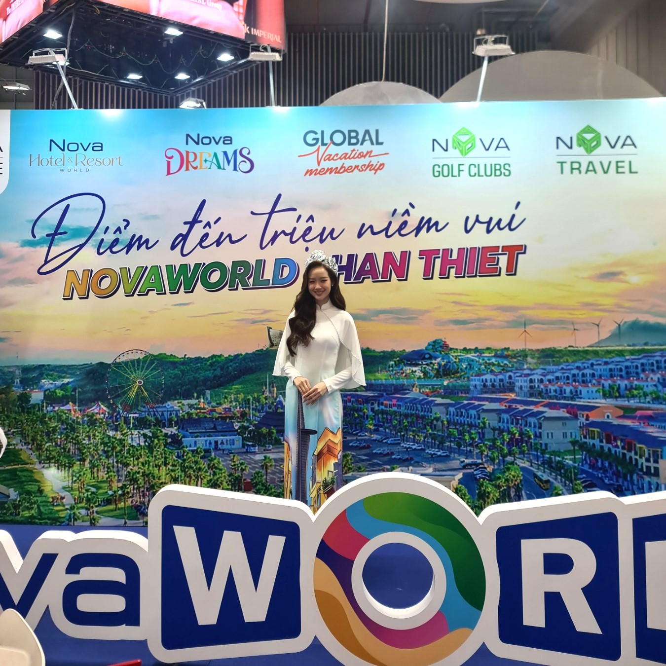 Miss Le Nguyen Bao Ngoc at Nova Group booth